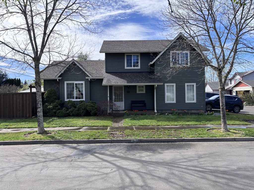 2029 PLENTYWOOD Ln, Eugene, OR 97404