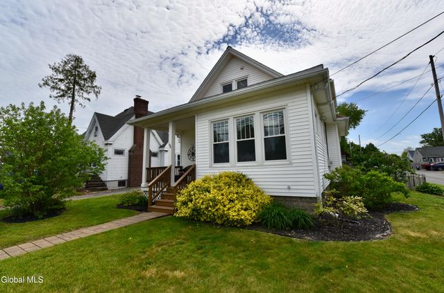 106 Frederick Avenue, Colonie, NY 12205