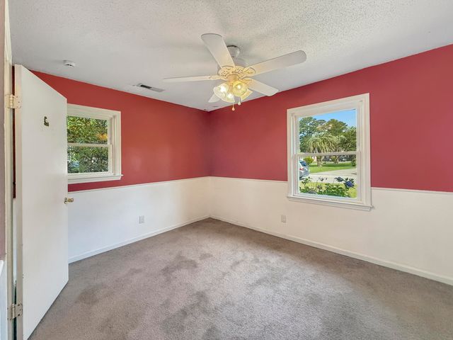 135 Mulberry Drive, Summerville, SC 29486