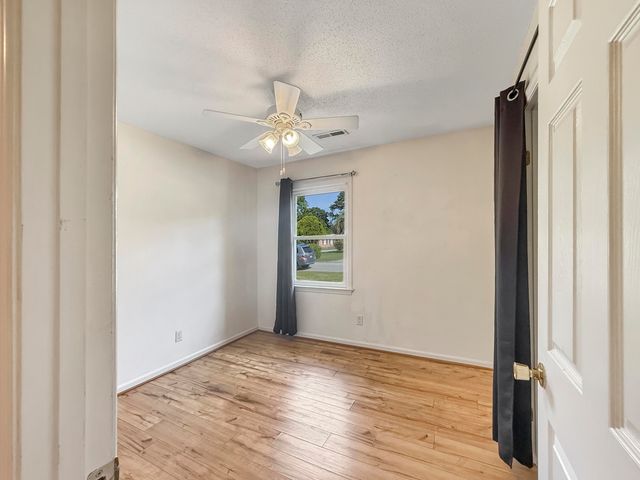 135 Mulberry Drive, Summerville, SC 29486