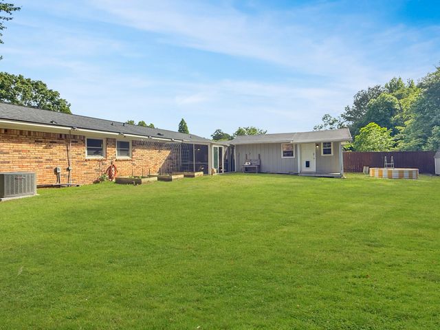 135 Mulberry Drive, Summerville, SC 29486