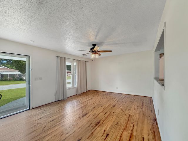 135 Mulberry Drive, Summerville, SC 29486