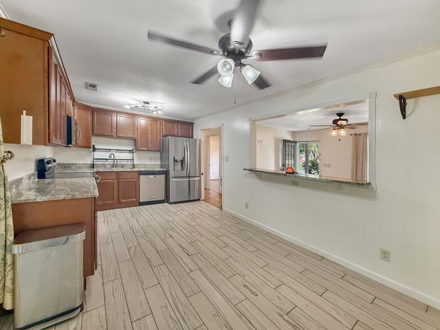 135 Mulberry Drive, Summerville, SC 29486