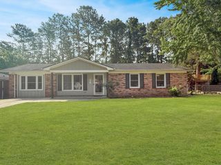 135 Mulberry Drive, Summerville, SC 29486