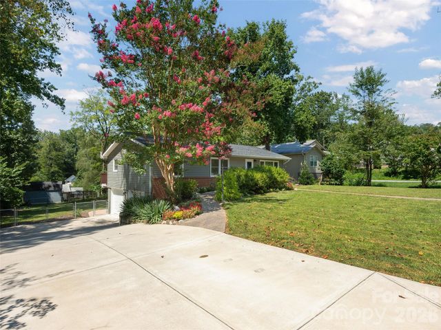 182 Locust Court, Arden, NC 28704