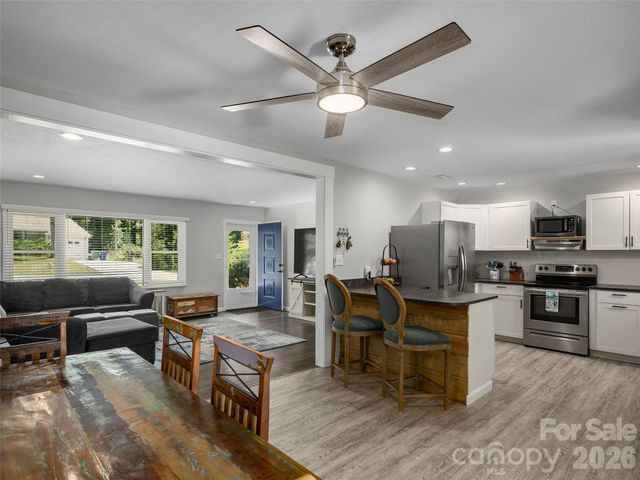 182 Locust Court, Arden, NC 28704