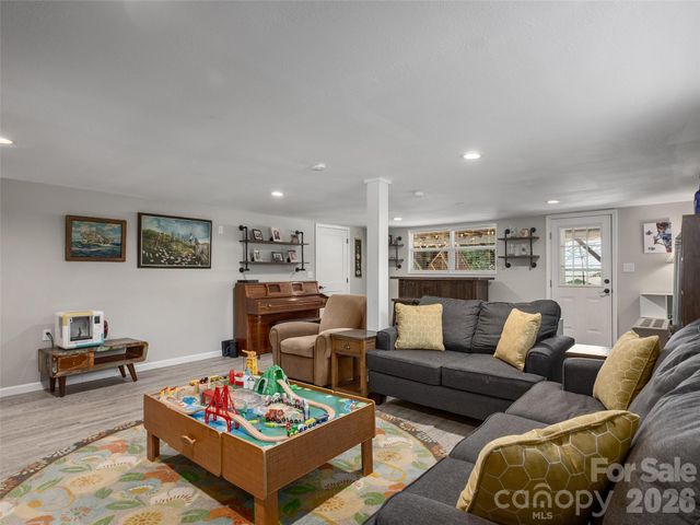 182 Locust Court, Arden, NC 28704