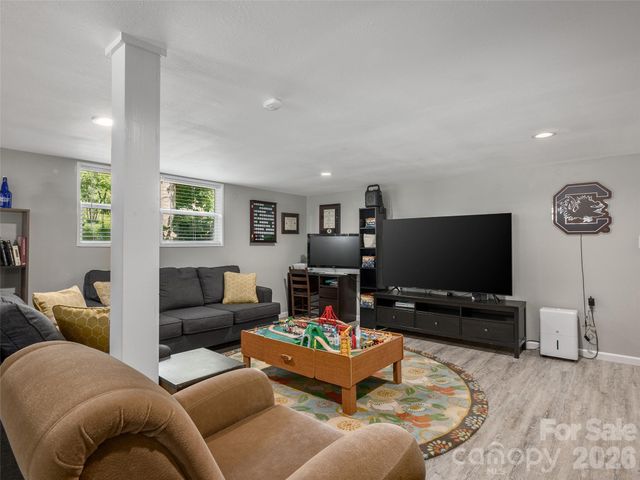 182 Locust Court, Arden, NC 28704