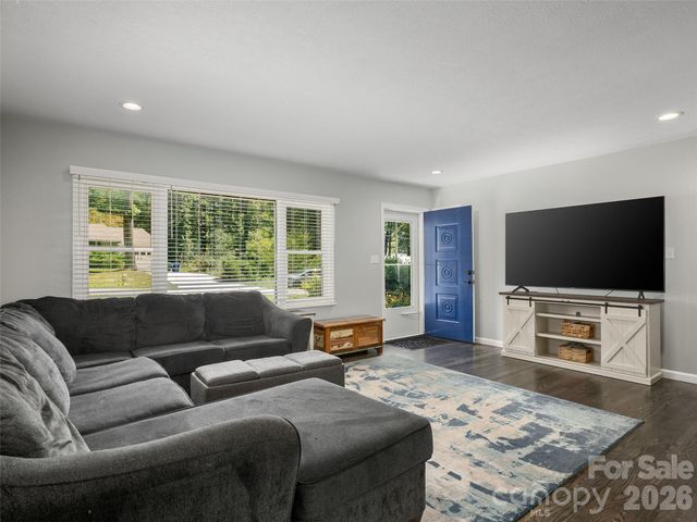 182 Locust Court, Arden, NC 28704