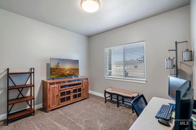 1050 Birchton Loop, Twin Falls, ID 83301
