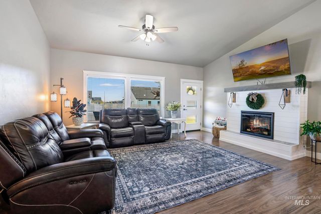 1050 Birchton Loop, Twin Falls, ID 83301
