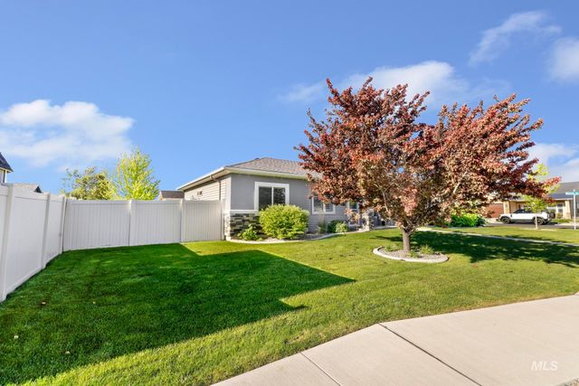 1050 Birchton Loop, Twin Falls, ID 83301