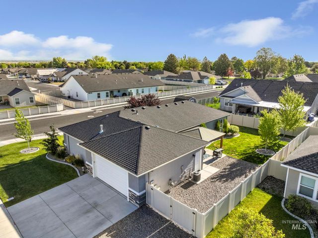 1050 Birchton Loop, Twin Falls, ID 83301