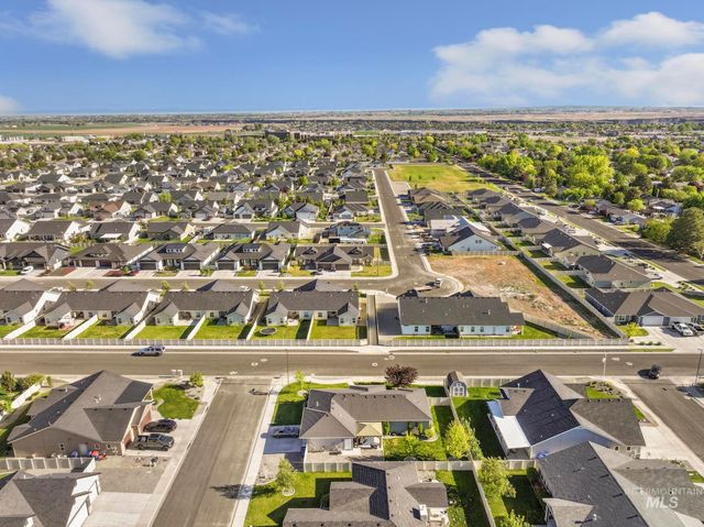 1050 Birchton Loop, Twin Falls, ID 83301
