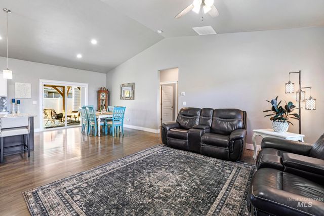 1050 Birchton Loop, Twin Falls, ID 83301