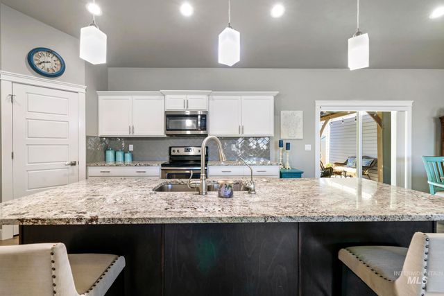 1050 Birchton Loop, Twin Falls, ID 83301
