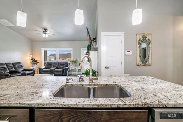 1050 Birchton Loop, Twin Falls, ID 83301