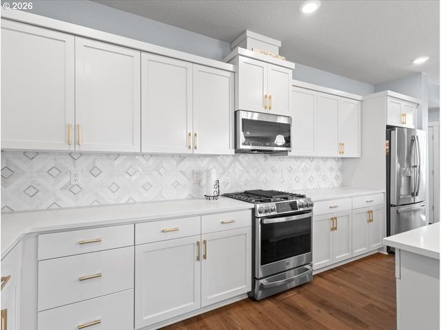 1664 36TH Pl, Forest Grove, OR 97116