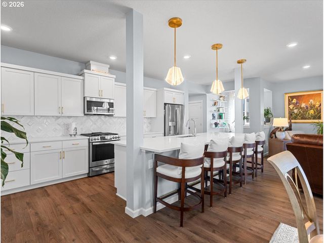 1664 36TH Pl, Forest Grove, OR 97116