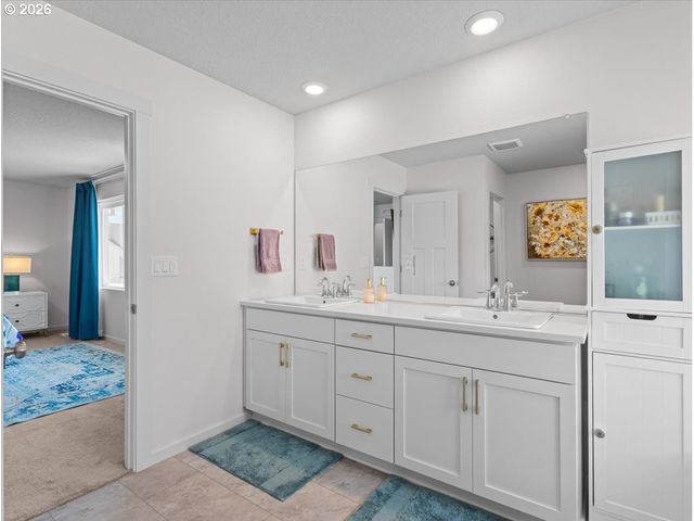 1664 36TH Pl, Forest Grove, OR 97116