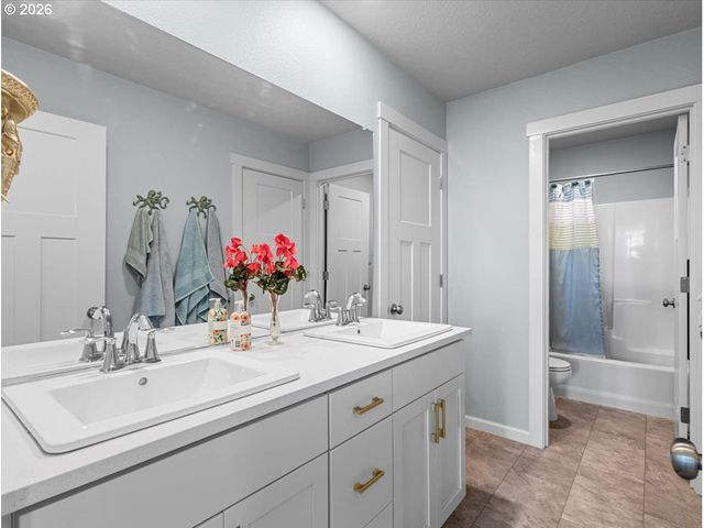1664 36TH Pl, Forest Grove, OR 97116