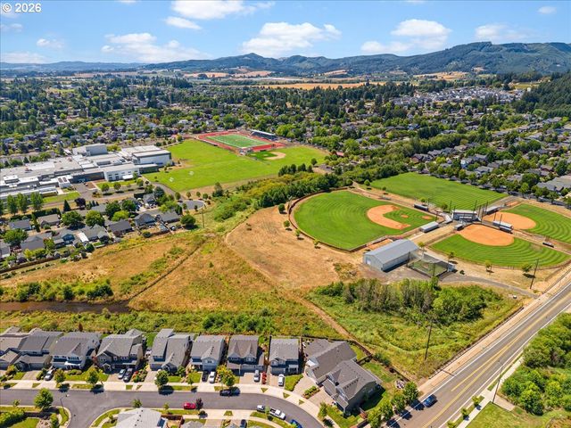 1664 36TH Pl, Forest Grove, OR 97116