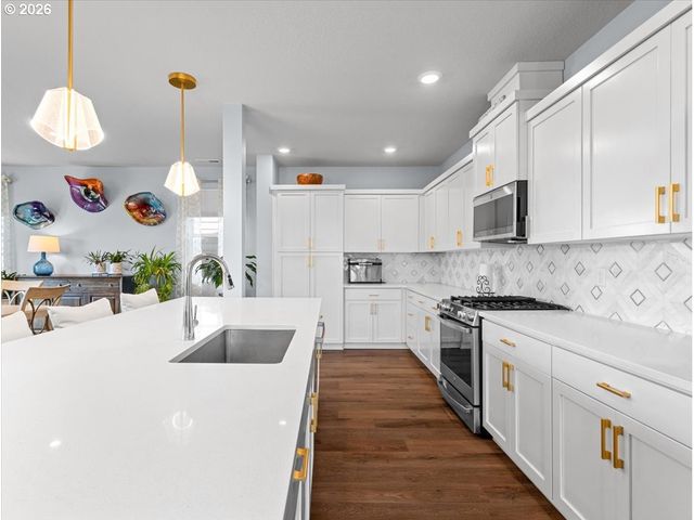 1664 36TH Pl, Forest Grove, OR 97116