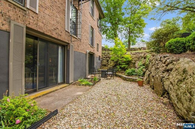 181 Long Hill Road, Little Falls, NJ 07424