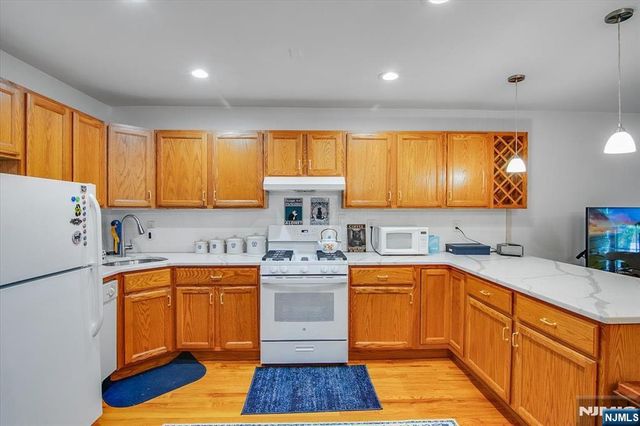 181 Long Hill Road, Little Falls, NJ 07424