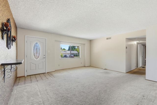 5406 Canfield Ave, Carmichael, CA 95608