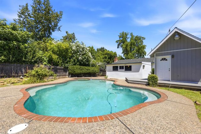 5406 Canfield Ave, Carmichael, CA 95608