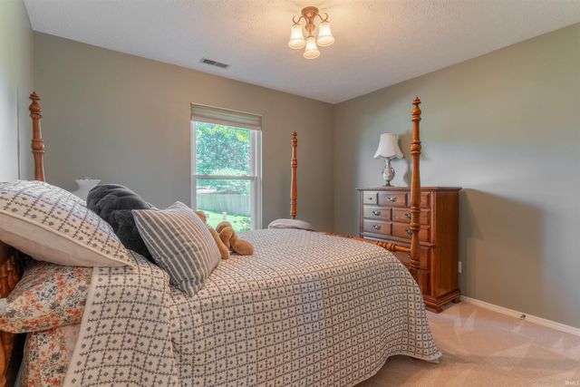 6007 Stardance Pointe, Evansville, IN 47715
