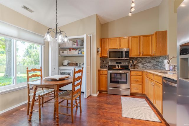 6007 Stardance Pointe, Evansville, IN 47715