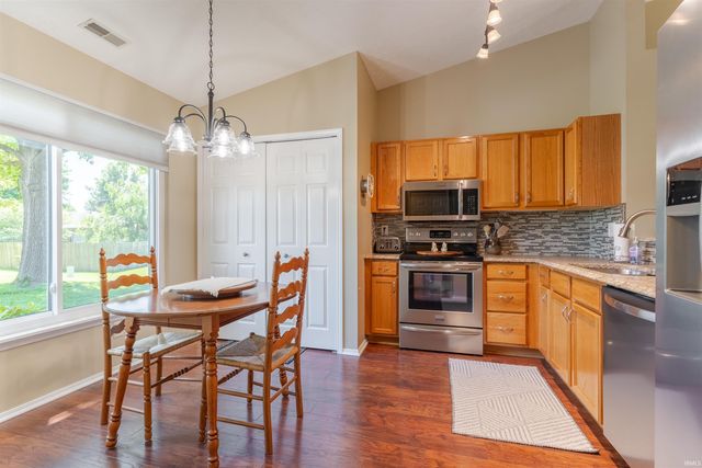 6007 Stardance Pointe, Evansville, IN 47715