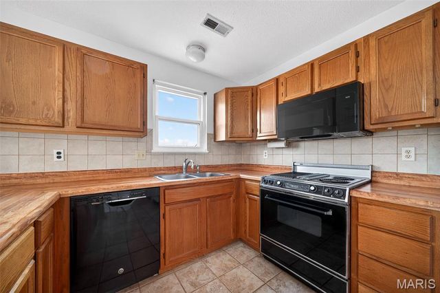 1283 Dell Ridge Court 6, St Charles, MO 63303