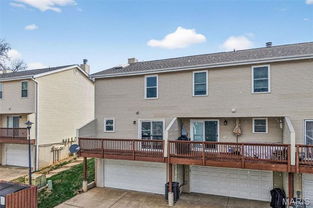 1283 Dell Ridge Court 6, St Charles, MO 63303