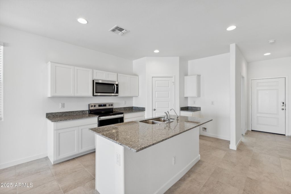 1306 W BEALEY Avenue, Coolidge, AZ 85128