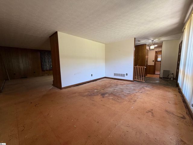 6012 State Park Road, Travelers Rest, SC 29690