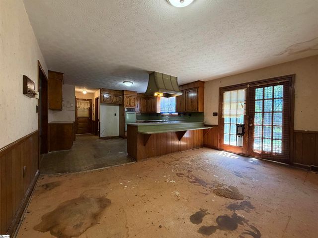 6012 State Park Road, Travelers Rest, SC 29690