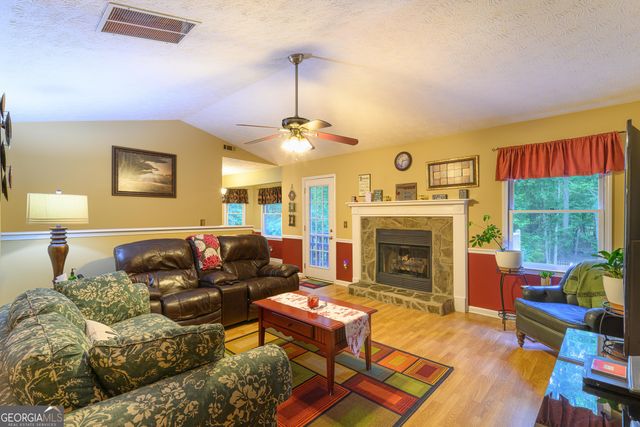 25 Ashley Creek Drive, Newnan, GA 30263