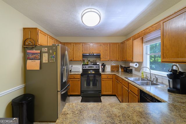 25 Ashley Creek Drive, Newnan, GA 30263