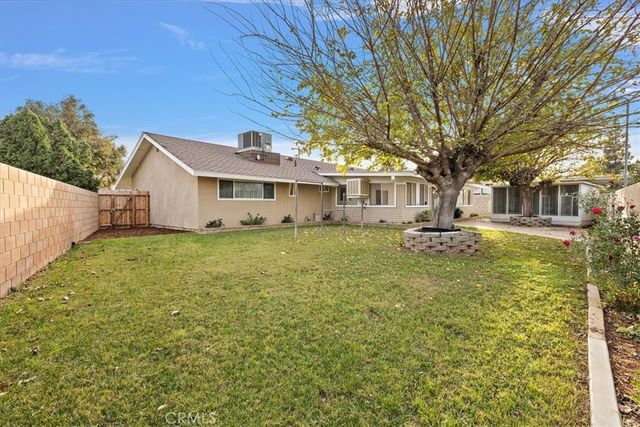 9445 51st St, Jurupa Valley, CA 92509