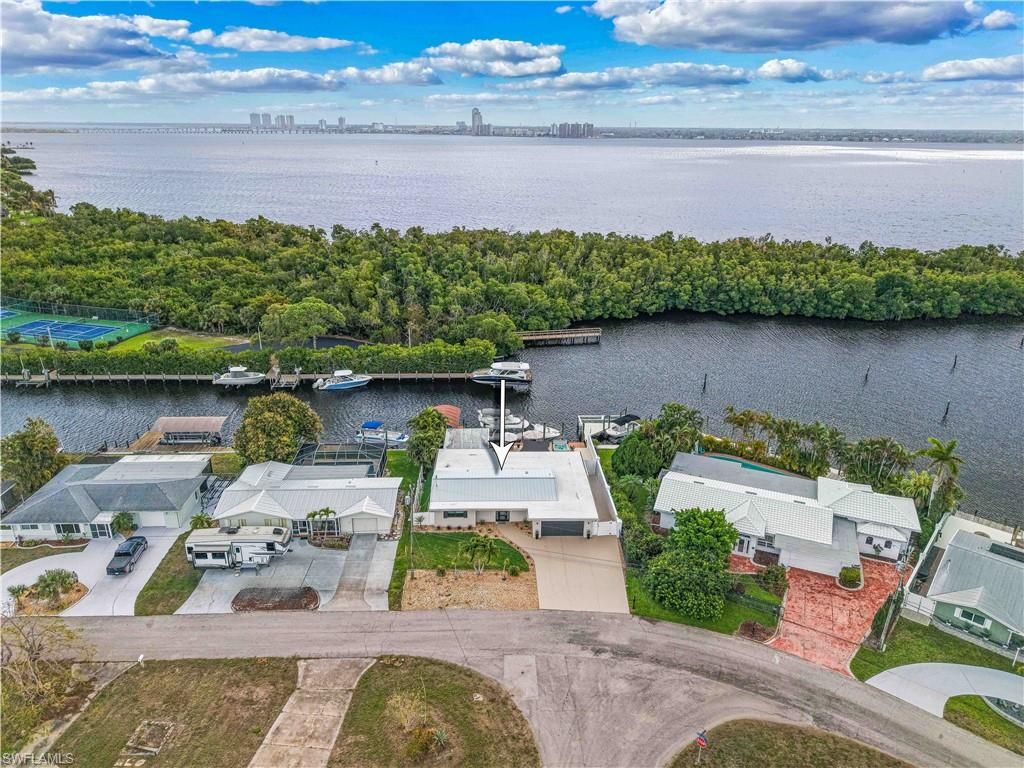 4322 Harbour LN, NORTH FORT MYERS, FL 33903 — photo 2