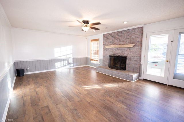 6017 Woods Edge Lane, Kernersville, NC 27284