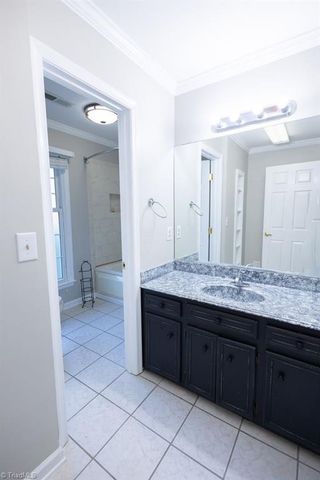 6017 Woods Edge Lane, Kernersville, NC 27284