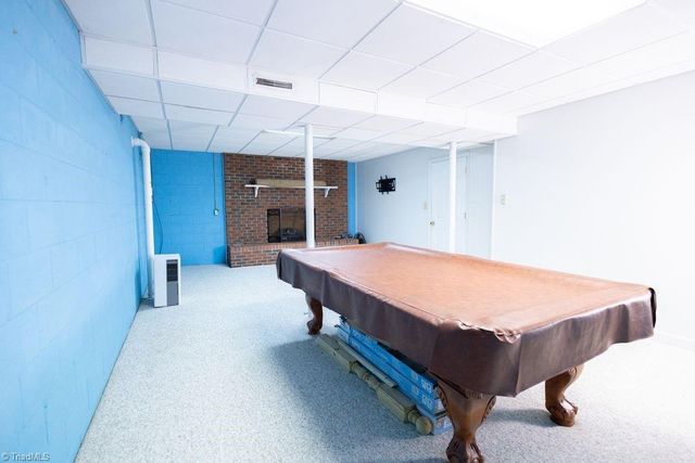 6017 Woods Edge Lane, Kernersville, NC 27284