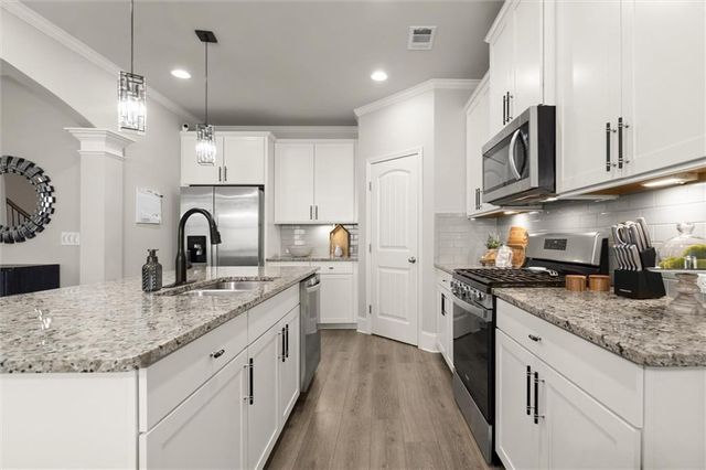 6379 Crosscreek Lane, Flowery Branch, GA 30542