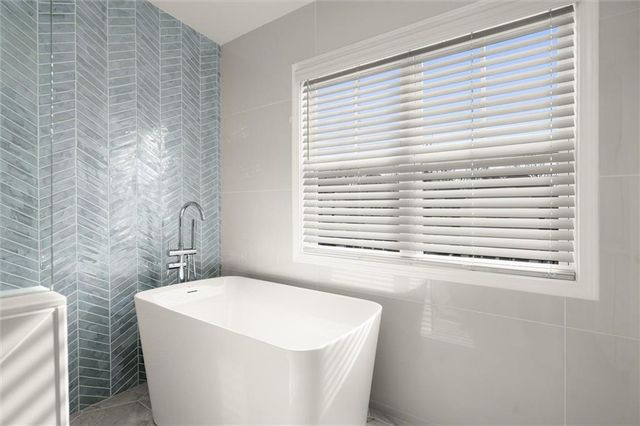 6379 Crosscreek Lane, Flowery Branch, GA 30542