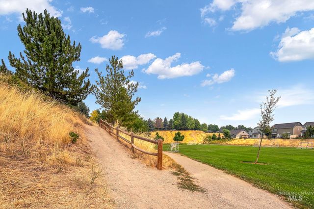 2201 E Dicky Circle, Eagle, ID 83616