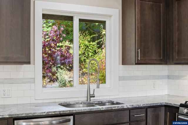 1001 Murlark Av NW, Salem, OR 97304